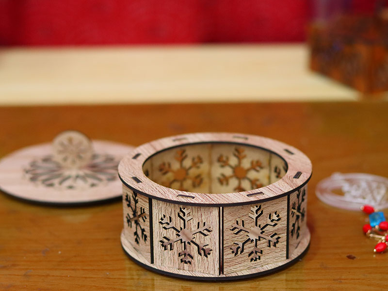 Laser Cut Wooden Round Gift Box Design